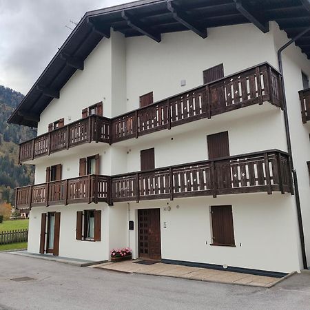 Vila Pinzolocasa Exteriér fotografie