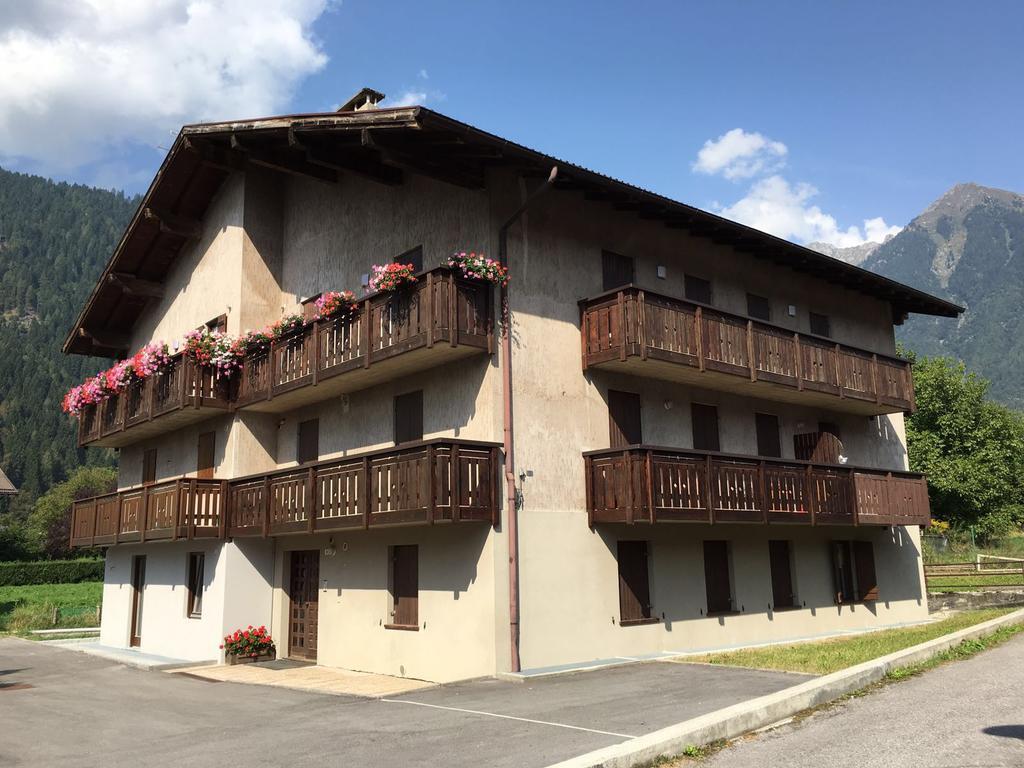 Vila Pinzolocasa Exteriér fotografie